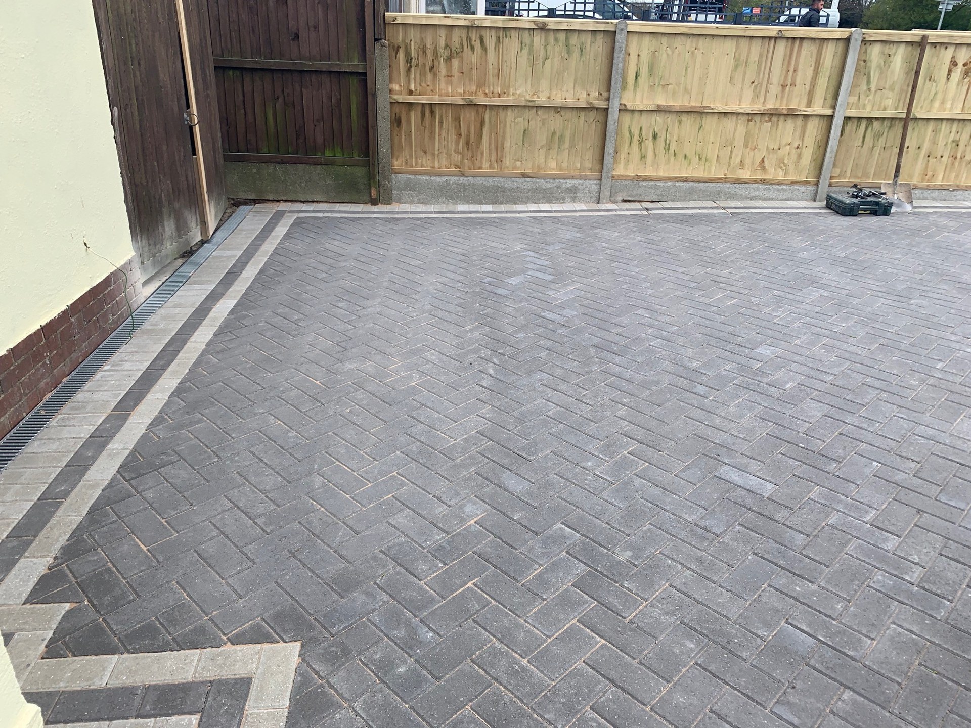 Block Paving Cleaning & Sealing on a UK home - photo 3