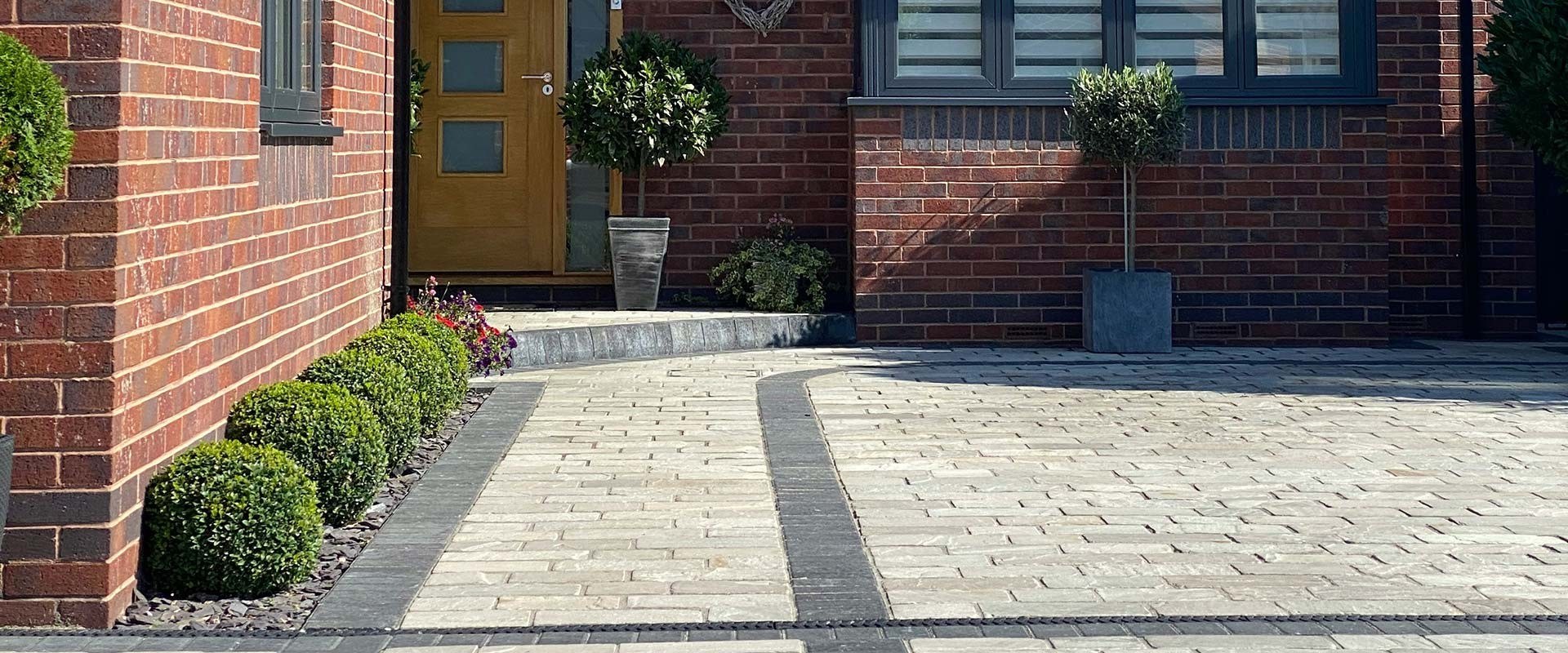 Block Paving Cleaning & Sealing on a UK home - photo 4