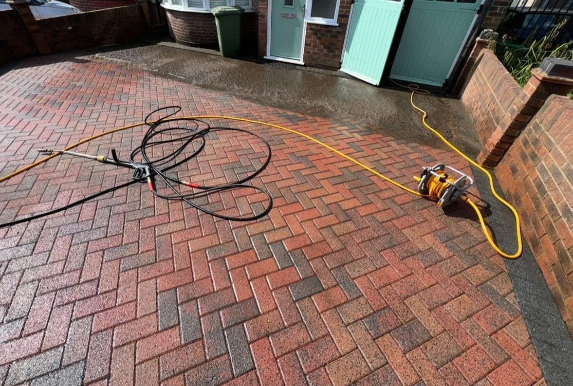 Driveway Pressure Washing on a UK home - photo 3